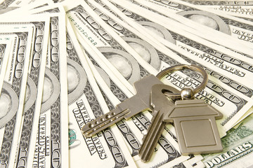 House keys and the hundred dollar banknotes