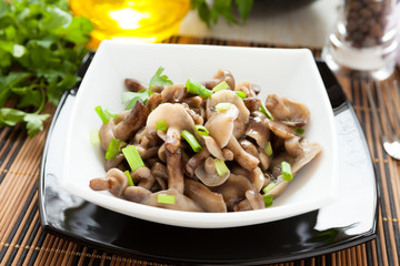 Salted honey mushrooms with fresh onions