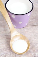 cream in wooden spoon © SpaPartners