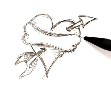 dessin au crayon noir d'un coeur de saint Valentin