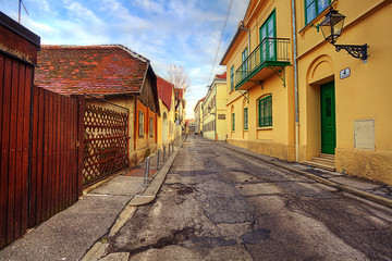 Fototapeta na wymiar widok ulicy w starym Zagrzeb, Chorwacja