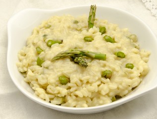 Risotto con esparragos verdes