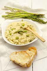 Risotto con esparragos verdes