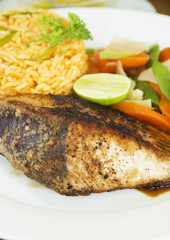 yellowfin tuna steak with vegetables rice