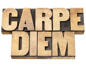 Carpe Diem in wood type