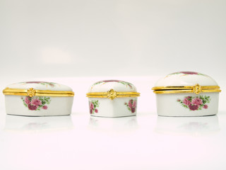 A Ceramic cases for keeping either lozenge or pastille for lady