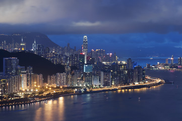 Fototapeta premium View of Victoria harbor from the peak at Hong Kong