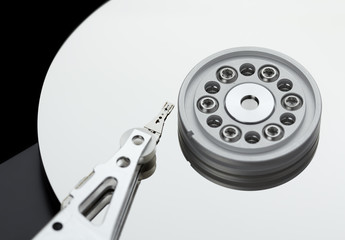 Hard disk drive