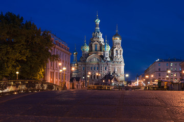 Fototapeta na wymiar Katedra Zbawiciela na Krwi do Petersburga w nocy