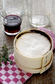 Mont d'Or cheese with red wine and thyme