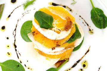 Vitamin salad with citrus, fennel, spinach leaves