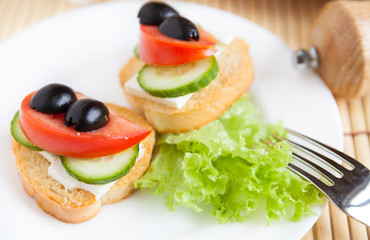 snack of crackers and cheese and fresh vegetables