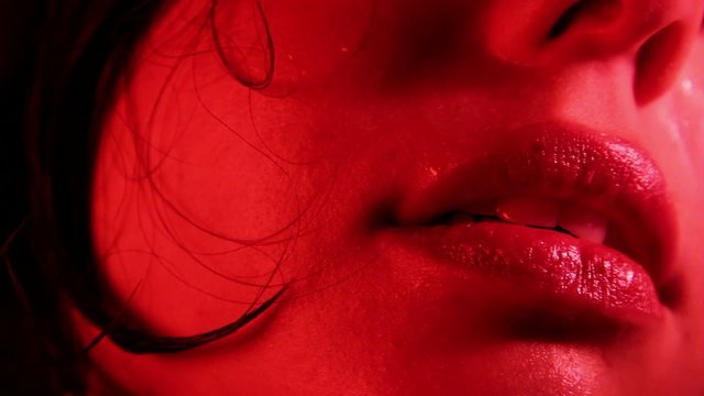 labbra sexy di donna (luci rosse)