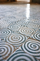 Fototapeta na wymiar tiled floor with spiral design