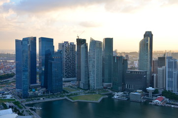 Fototapeta na wymiar Singapur Skyline o zachodzie słońca
