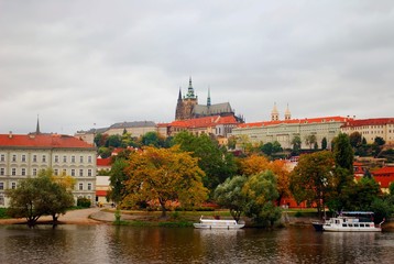Fototapeta na wymiar Praga jesienią