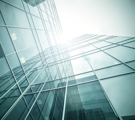 Fototapeta na wymiar Powierzchnia szkła współczesnego kącie budynku firmy