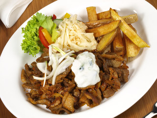 Gyros mit Pommes Frites