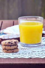 Orange juice and cookies