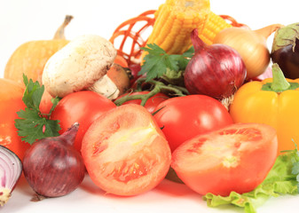 Composition with raw vegetables