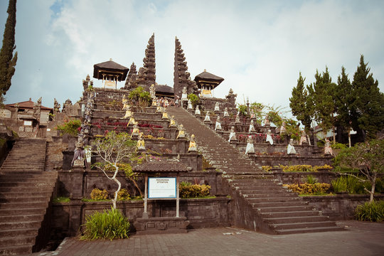 Besakih complex  Pura Penataran Agung , Largest hindu temple of 