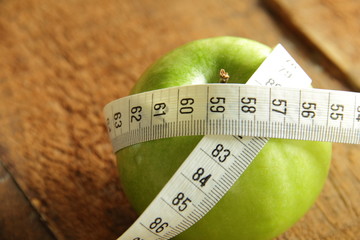 apfel mit maßband