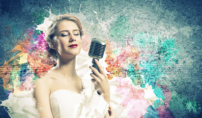 Female blonde singer