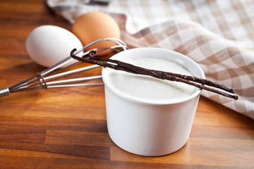 vanilla pods and sugar