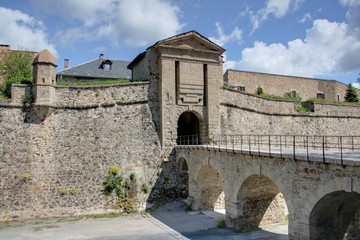 Fototapeta na wymiar forteresse z Montlouis