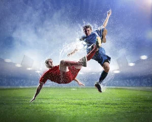 Papier Peint photo Lavable Foot deux joueurs de football frappant le ballon