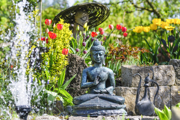 Gartenensemble mit Buddha-Figur