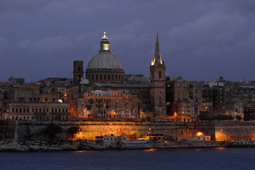 Fototapeta na wymiar Valletta całej przystani Slima
