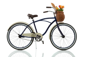 Beach cruiser with basket side view