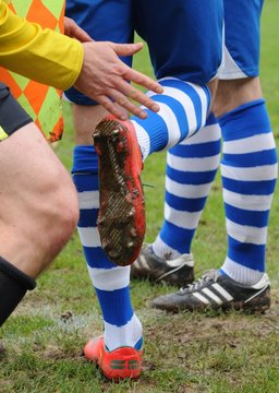 contrôle des crampons au football