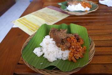 インドネシア中部の伝統的な料理　グドゥッ