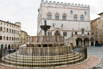 Naklejka premium Perugia - Piazza IV Novembre con fontana maggiore