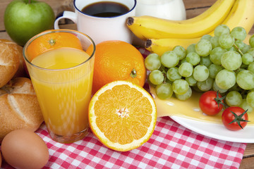 Frühstück mit Orangensaft I