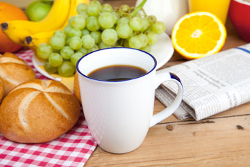 Frühstück mit Zeitung I