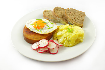 Veggie pork chop with egg - Veggie-Kassler mit Ei
