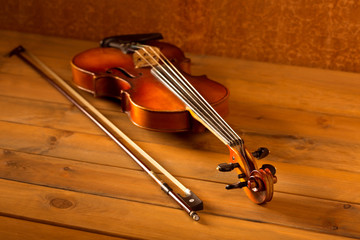 Fototapeta premium Classic music violin vintage in wooden background