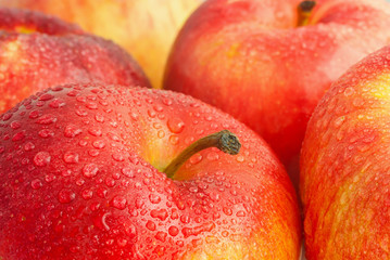 red apples