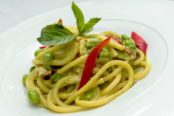 Spaghetti and green curry