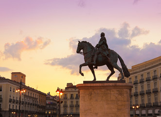 Naklejka premium Statue on Sol plaza in Madrid Spain