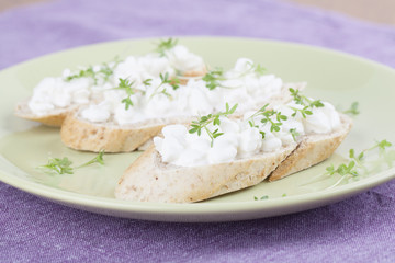 Cottage cheese canapes