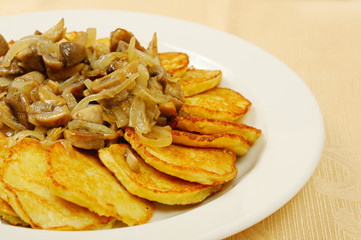Potato pancakes with mushrooms