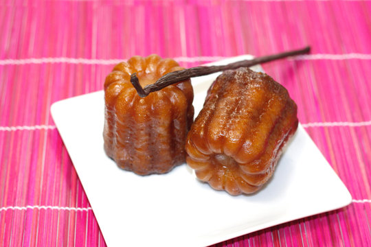 canel&eacute;s