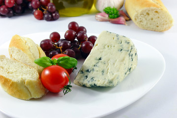 Blue cheese with baguette - Blauschimmelkäse und Baguette