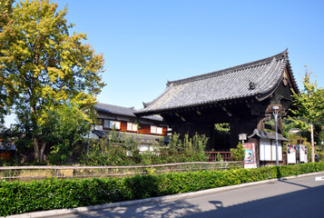 Fototapeta na wymiar Japnese świątynia Kiyomizu w Kioto