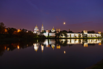 Fototapeta na wymiar Novodevichiy klasztoru w Moskwa Rosja
