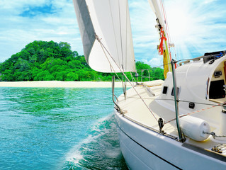 Obraz premium Yacht in the open sea